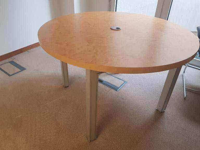 Breakout Table Circular Table Round table Meeting room Table seats 6 (Diameter: 150cm)