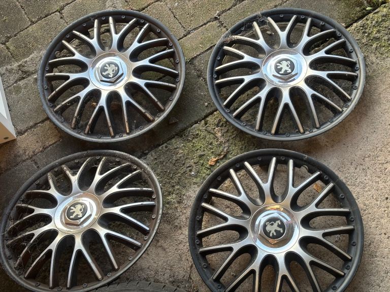 Peugeot 106 wheel trims