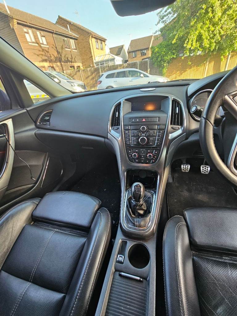 Vauxhall, ASTRA, Hatchback, 2011, Manual, 1686 (cc), 5 doors