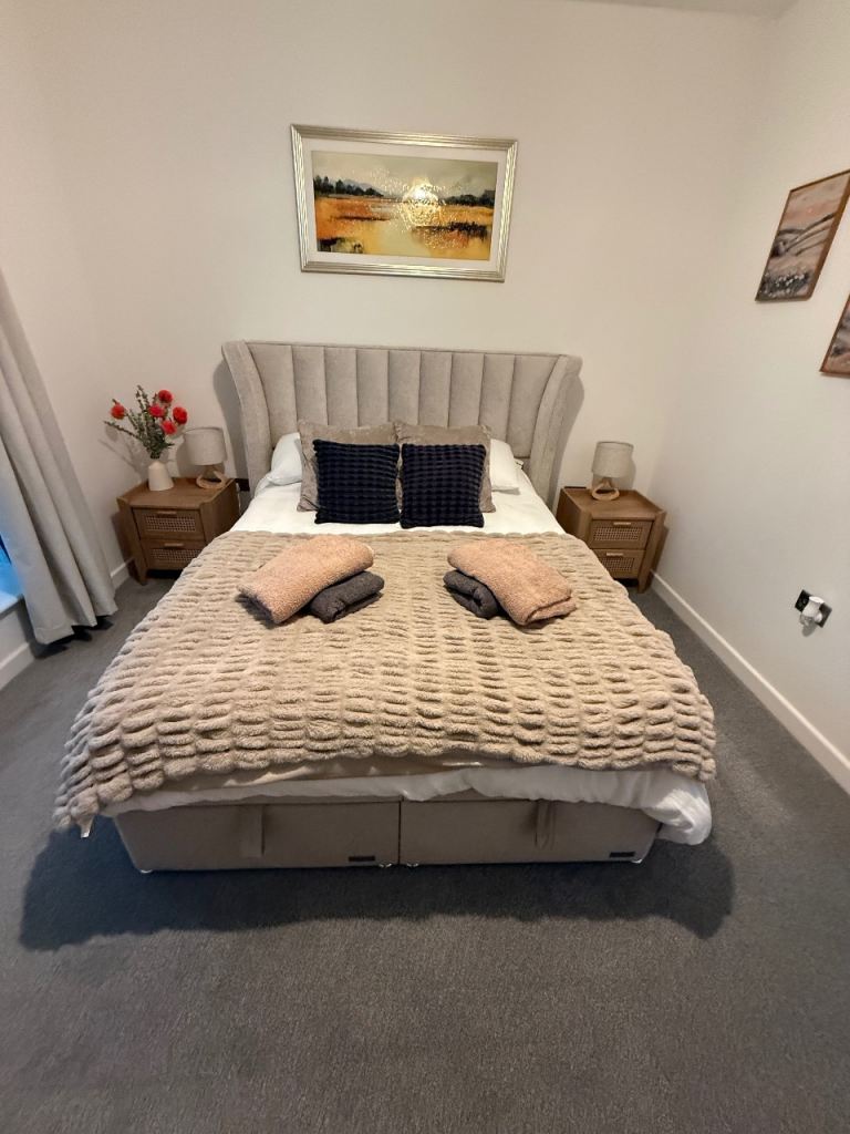 King size Ottoman, with head board and storage 