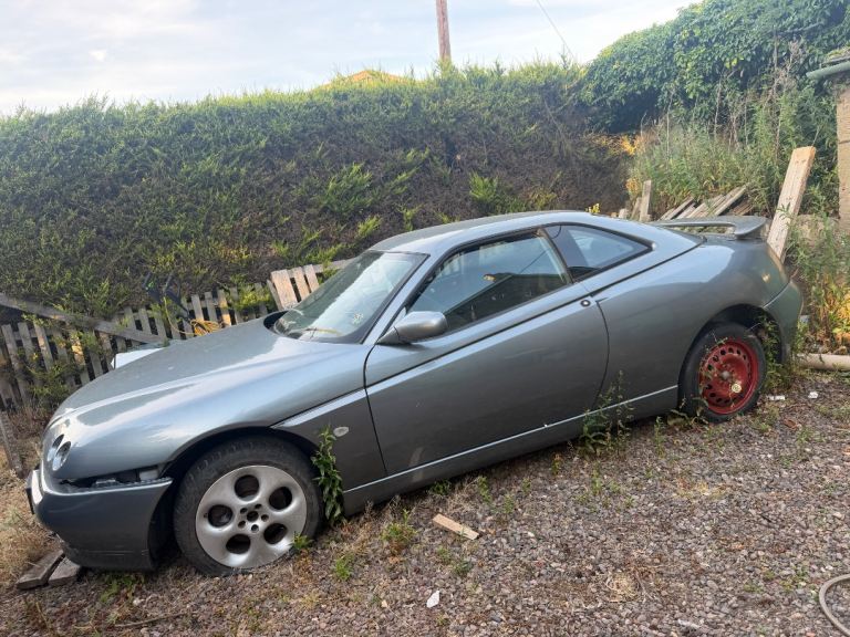 Alfa Romeo GTV 2.0 twin spark breaking for spare parts
