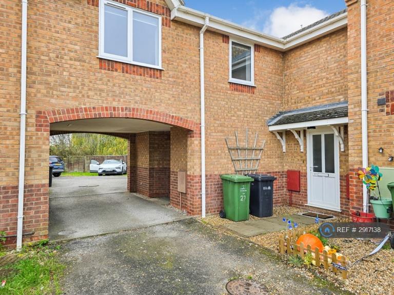 1 bedroom flat in Earsham Drive, King's Lynn, PE30 (1 bed) (#2917138)