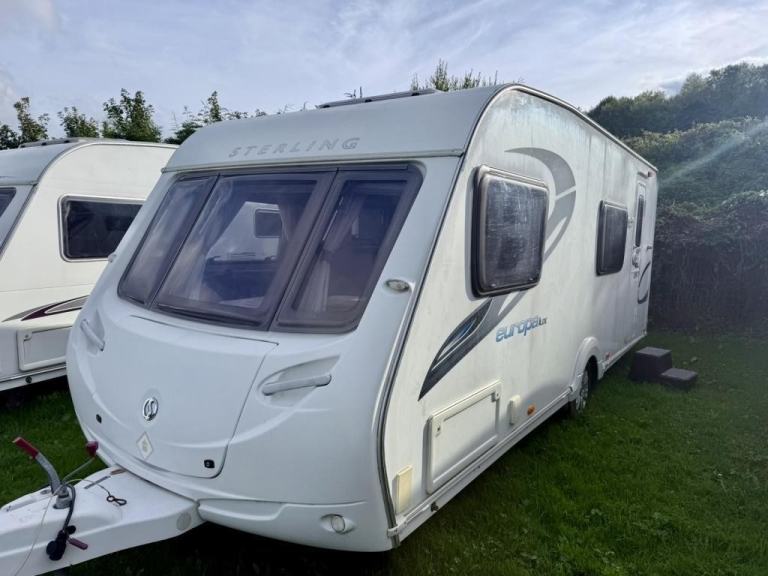 2011 STERLING EUROPA LUX 570 6 Berth fixed bunkbeds