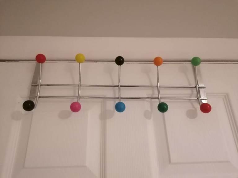 Over-Door hanger with colourful hooks 