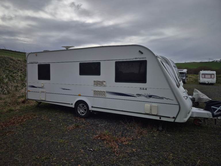Fixed Bed Caravan Compass Omega 544 2008