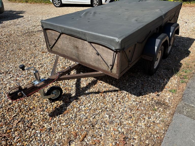 Trailer twin wheels none tipper