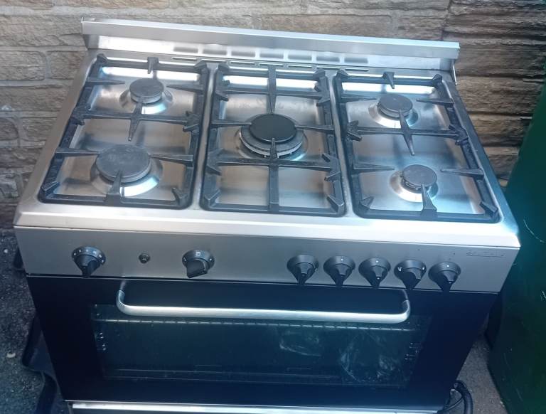 Freestanding Gas Cooker with 5 Burner Hob and Oven