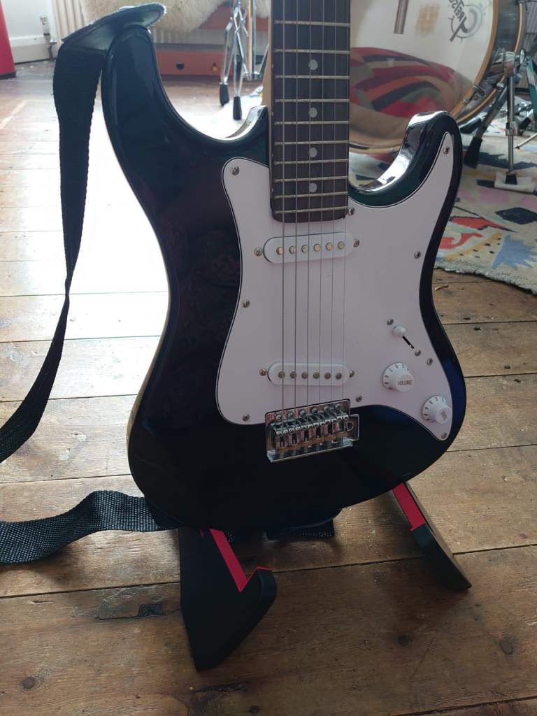 3rd Ave Electric Guitar – Black, As Good As New