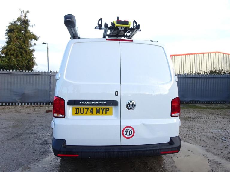 2024 74 REG VOLKSWAGEN TRANSPORTER T30 STARTLINE DIESEL VAN DAMAGED SALVAGE