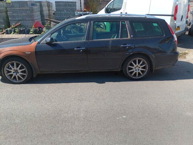 Mondeo estate 2ltr Ghia petrol 