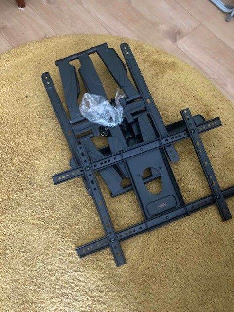 Vonhause TV Wall Mount Bracket – Black, Good Condition