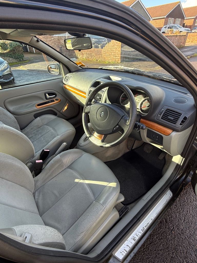 Renault, CLIO, AUTOMATIC 5 door hatch VERY low miles