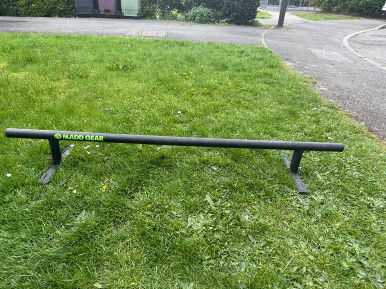 Madd gear rail for scooters or skateboards 