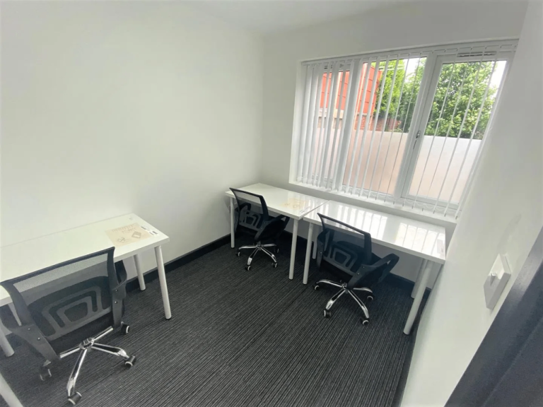 North Leeds LS17 private office for 3 people, £475pcm, All-inclusive professional space LS17 6EB