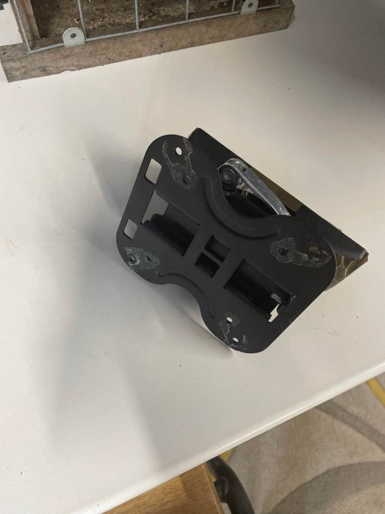 TV WALL BRACKET