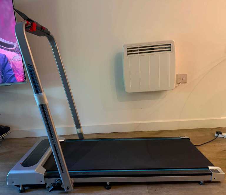 Folding Electric Treadmill – Excellent Condition