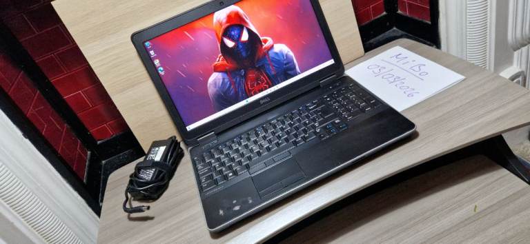 LIGHT GAMING MULTIMEDIA OFFICE 15.6" Core i7 RADEON graphics DELL  Laptop PC Computer