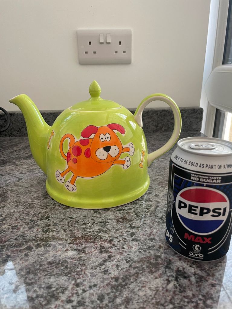 Whittard of Chelsea Tea Pot - Dog theme