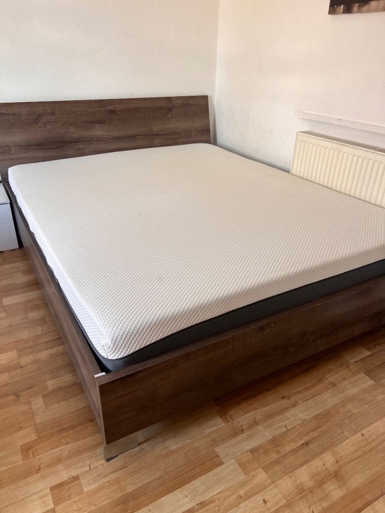 King size Bed and Tempur memory mattress 