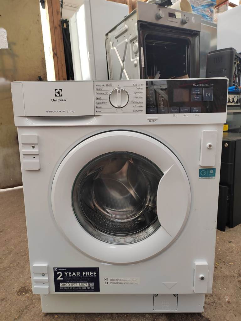 Electrolux integrated washing machine 7kg capacity, 3 months old 