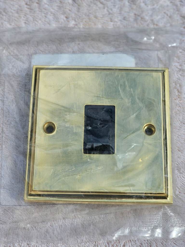 x2 Victorian Brass 1G 2-Way Light Switch – Polished Brass Finish
