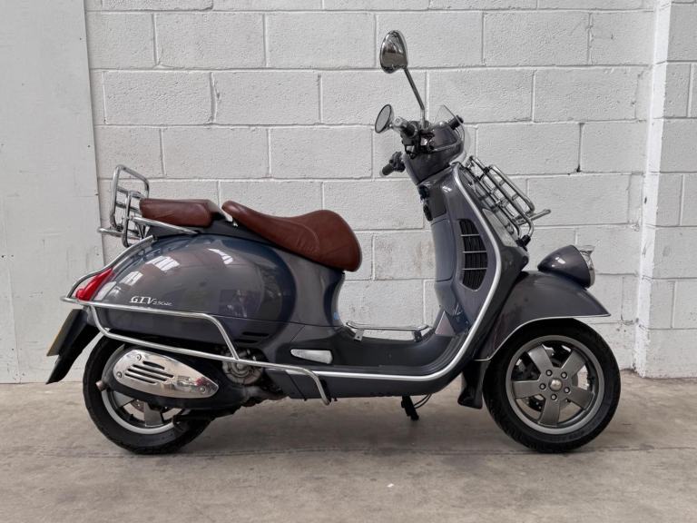 Piaggio Vespa GTS 250ie
