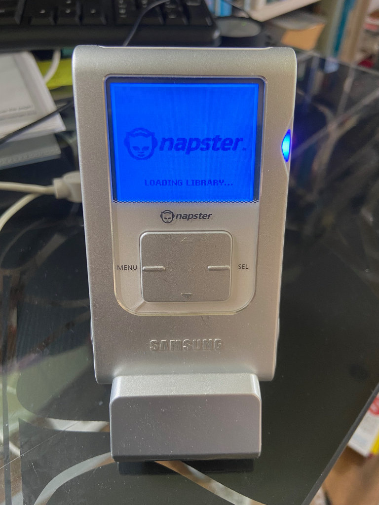MP3 PLayer OLD SCHOOL! Samsung Napster YH 920 loaded with great music. 