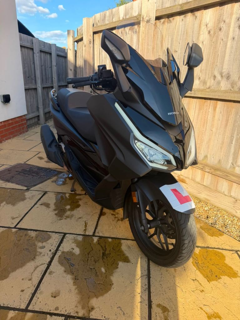 Honda forza 125