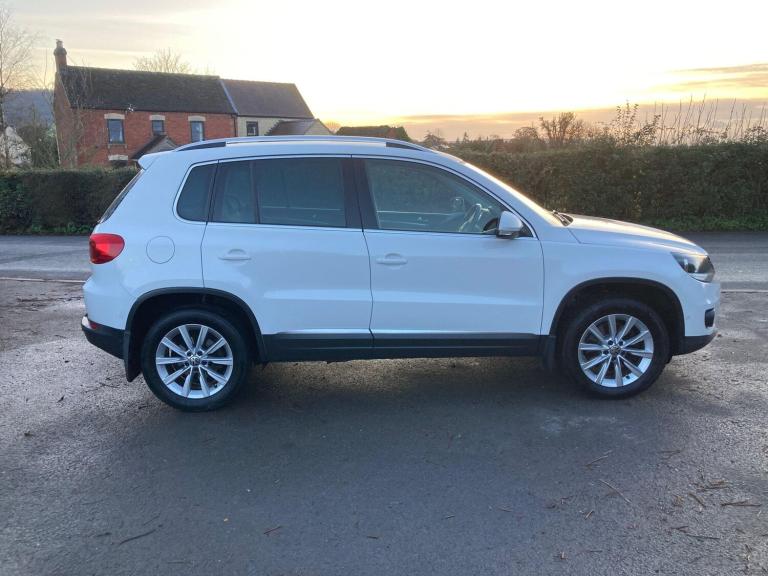 2013 Volkswagen Tiguan 2.0 TDI BlueMotion Tech SE 4WD Euro 5 (s/s) 5dr ESTATE Diesel Manual