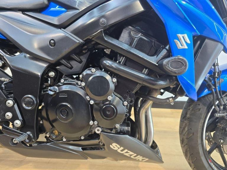 Suzuki GSX-S750 Blue 2020 - Heated Grips, R&G Bungs, R&G Tail Tidy