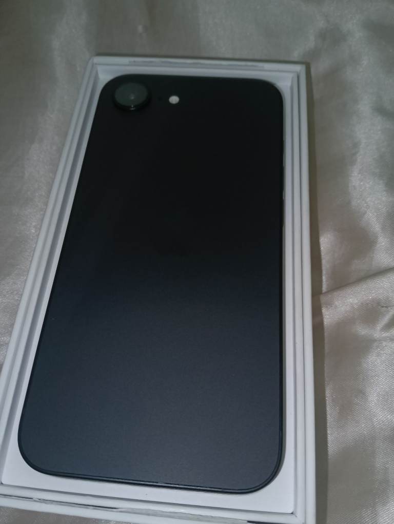 iPhone 16e in Box - 2 weeks old new condition
