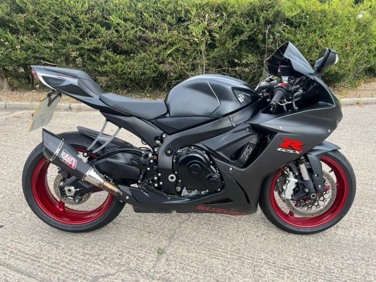 2017 17 SUZUKI GSXR 600 L7 GSXR600 SPORTS 600 SUPERSPORT BLACK - 5k MILES ONLY
