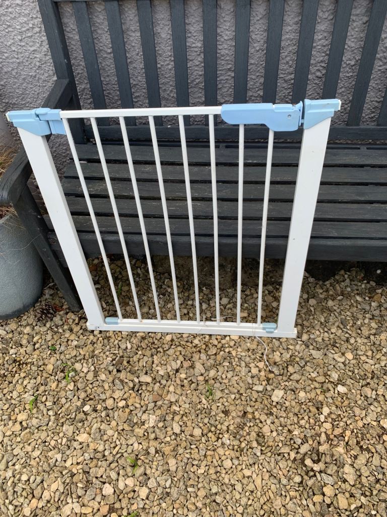 SAFETY GATES FOR CHILDREN & PUPPIES!