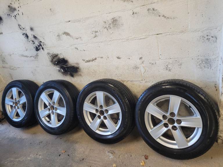 Alloy Wheels 5×114.3 Vivaro, Trafic 215/60 R16