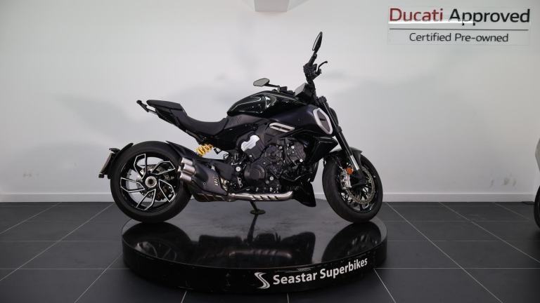 DUCATI DIAVEL V4 EX-DEMO - 2024 - 550 MILES