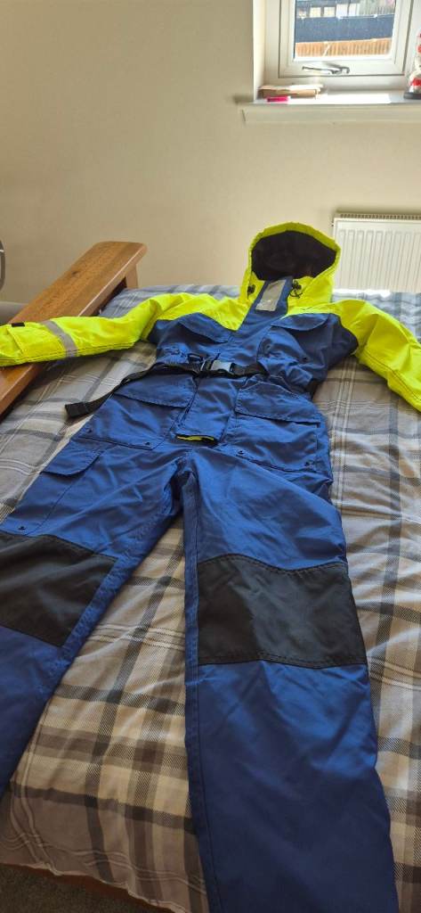 Fladden suit