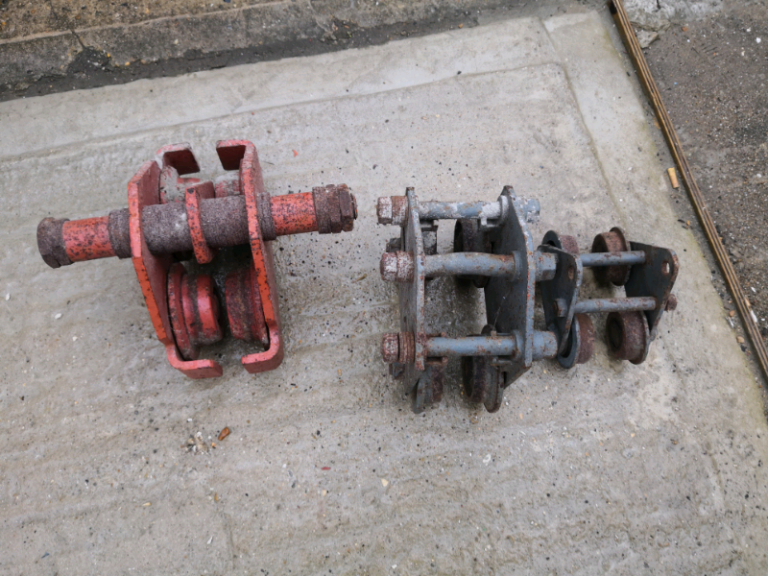 Block and tackle roller runners for rsj