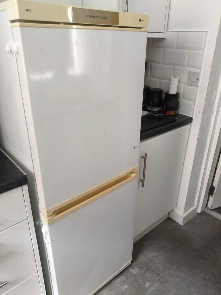LG Freestanding Fridge Freezer – White, Good Condition