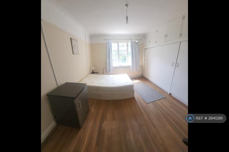 1 bedroom in Wyvern Road, Purley, CR8 (#2840261)