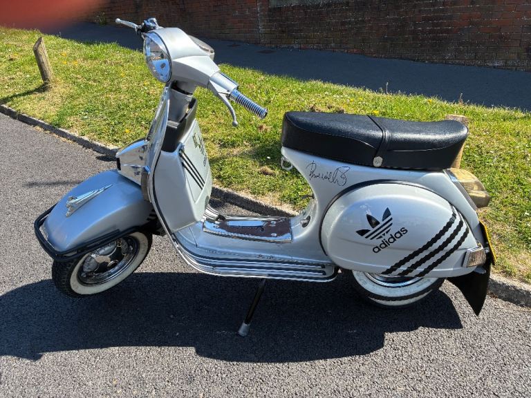 Lml star 125 2 stroke manual scooter in decent condition same as Vespa px 