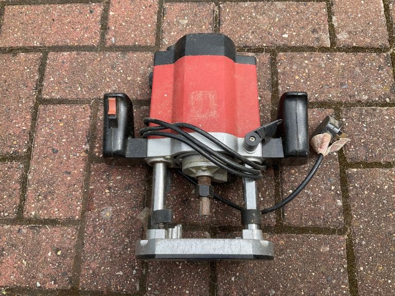 230 volt electric router