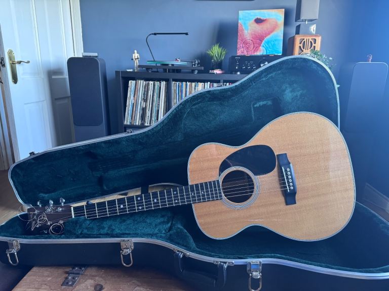 Martin 000-28 standard 2016 , with nostril style hardcase 