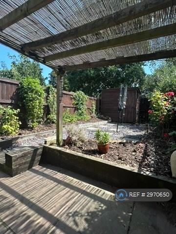 3 bedroom house in Brunswick Crescent, London, N11 (3 bed) (#2970650)