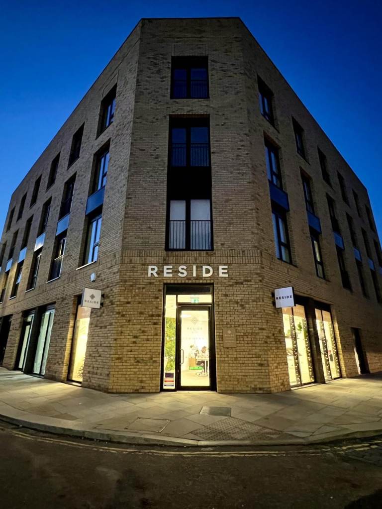 Spacious Double Room to Rent – Bolton Town Centre (New Build)