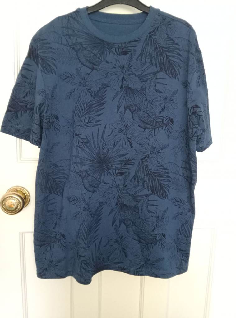 Navy Blue Bird t-shirt size small 