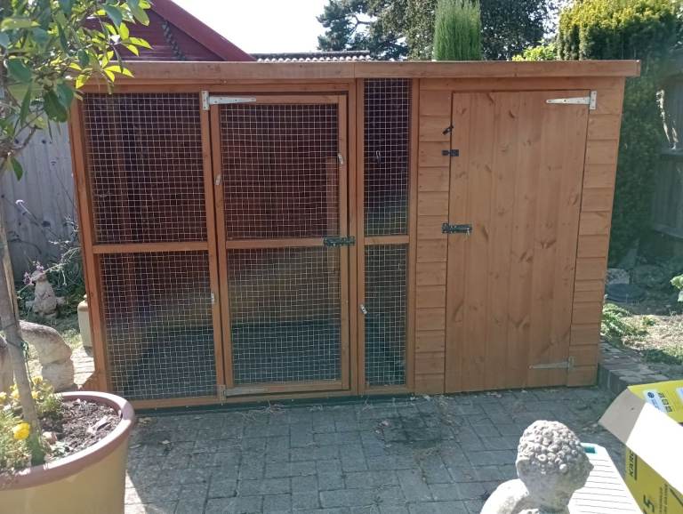 Sussex Rabbit Hutch and Run (made by UK Kennels) 8ft x 4ft