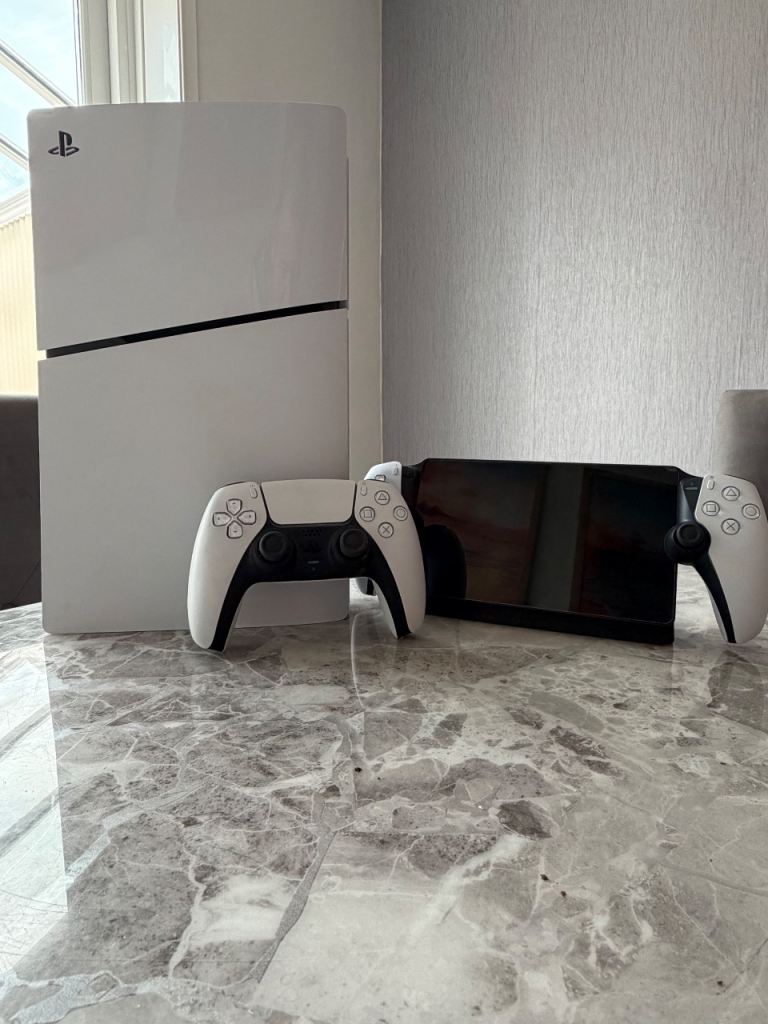 Ps5 Slim disk edition 1TB and PlayStation portal bundle. 