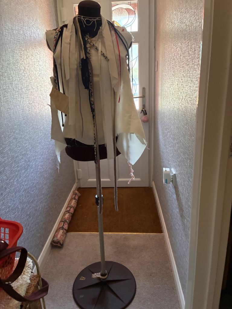 Size 10-14 mannequin 