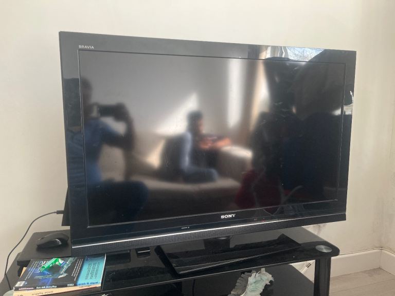 Sony BRAVIA LCD TV – Good Condition, Black