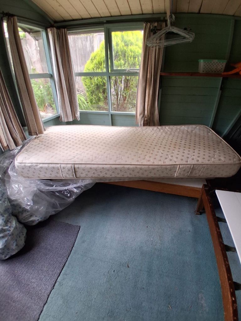 Single mattress 